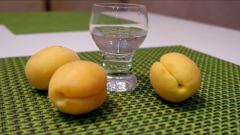 Видео рецепт мацерат из абрикос.